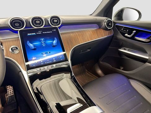 Certified 2025 Mercedes-Benz GLC 350e 4MATIC image 25