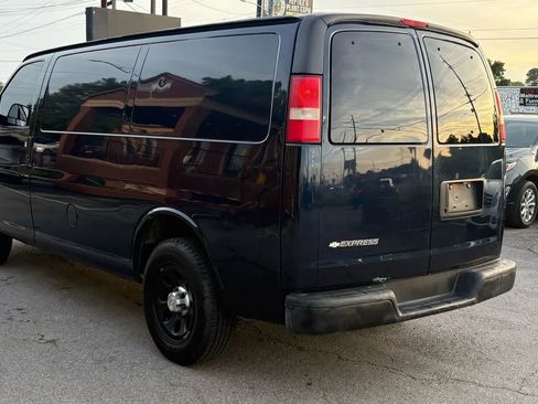 Used 2013 Chevrolet Express 1500 w/ Power Package image 3