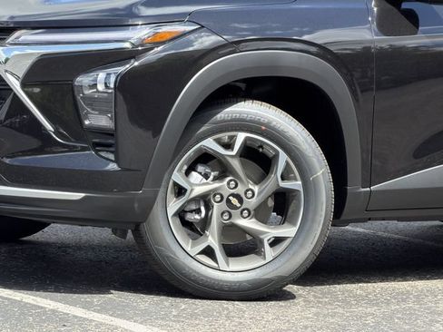 New 2026 Chevrolet Trax LT w/ Driver Confidence Package FWD image 8