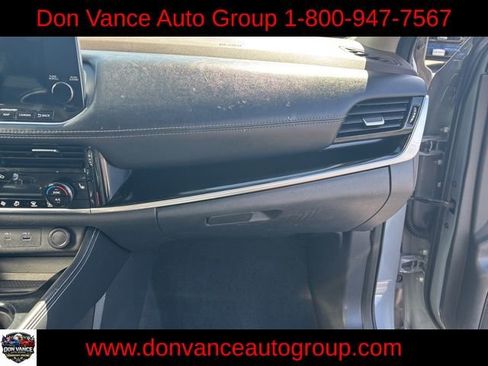 Used 2022 Nissan Rogue SL w/ SL Premium Package image 17