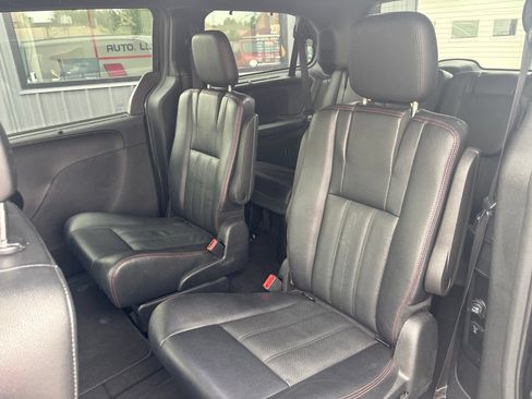 Used 2017 Dodge Grand Caravan GT w/ Safety Sphere Group FWD image 12