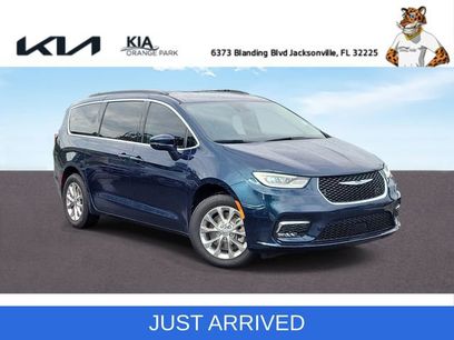 Used 2022 Chrysler Pacifica Touring-L