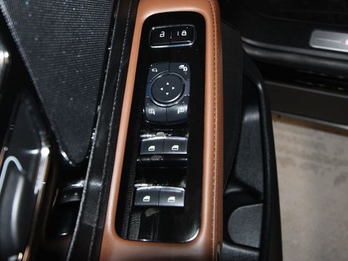 Used 2023 Lincoln Aviator Reserve w/ Equipment Group 201A image 6