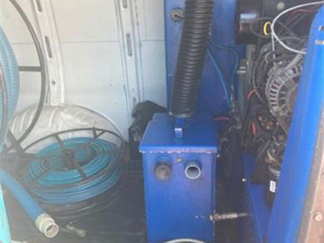 Used 2018 Chevrolet Express 2500 RWD image 11