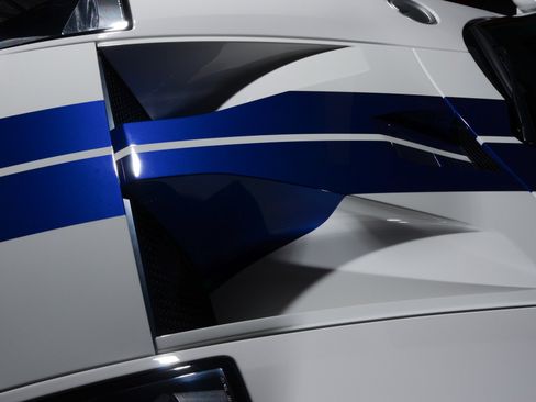 Used 2006 Ford GT RWD image 23