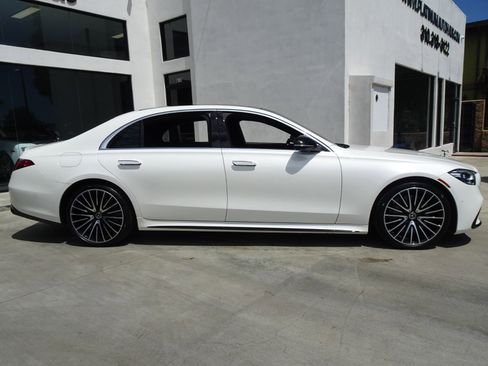 Used 2021 Mercedes-Benz S 580 4MATIC Sedan w/ AMG Line image 8