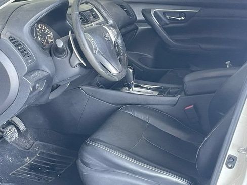 Used 2016 Nissan Altima 3.5 SL FWD image 16