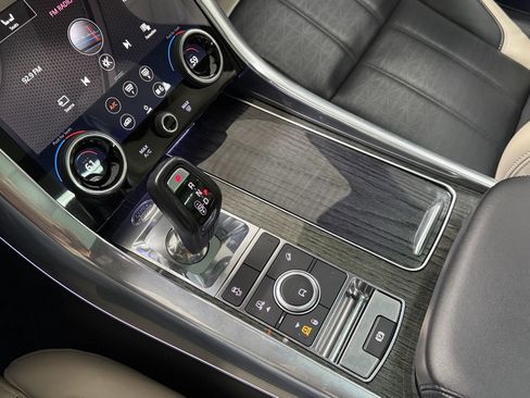 Used 2019 Land Rover Range Rover Sport HSE Dynamic image 31