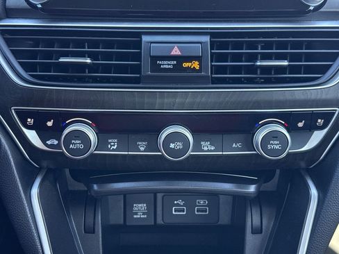 Used 2021 Honda Accord Touring image 17