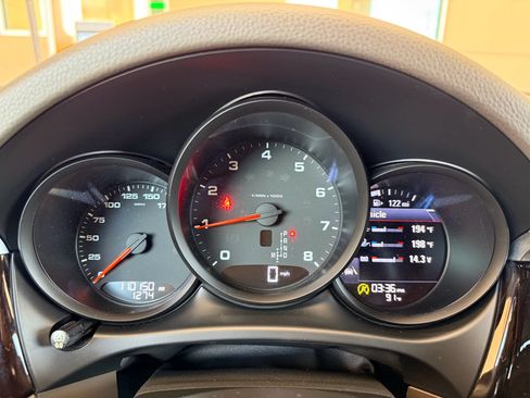 Used 2019 Porsche Macan AWD/4WD image 17