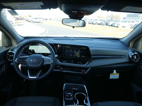 New 2026 Chevrolet Equinox LT w/ Convenience Package II image 19