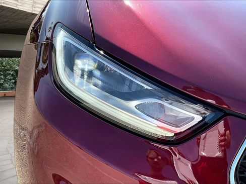 Used 2023 Chrysler Pacifica Touring-L AWD/4WD image 34