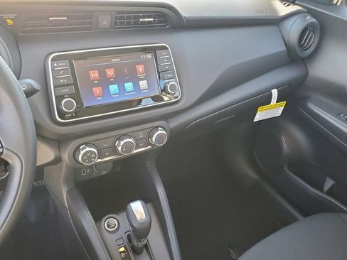 Certified 2025 Nissan Kicks Play S image 21