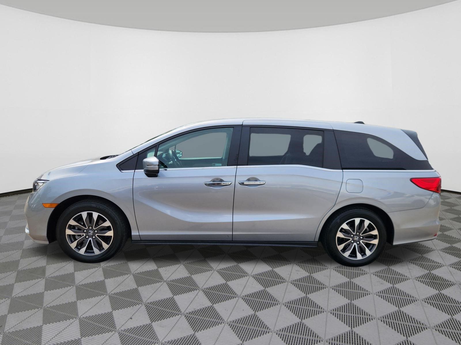 Certified 2024 Honda Odyssey EX-L image 5