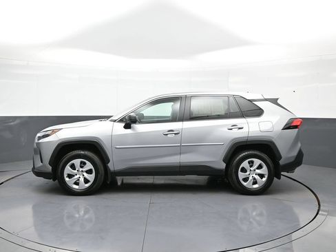Used 2024 Toyota RAV4 LE AWD/4WD image 9