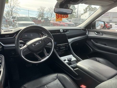 Used 2022 Jeep Grand Cherokee L Limited image 11
