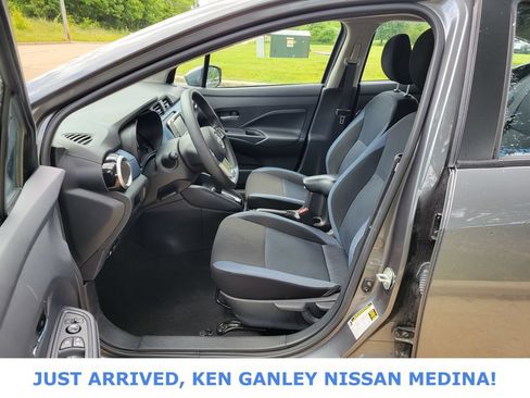 Used 2025 Nissan Versa SV FWD image 13