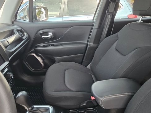 Certified 2023 Jeep Renegade Latitude AWD/4WD image 22