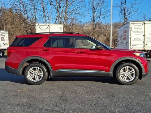 Used 2022 Ford Explorer XLT w/ Equipment Group 202A image 10
