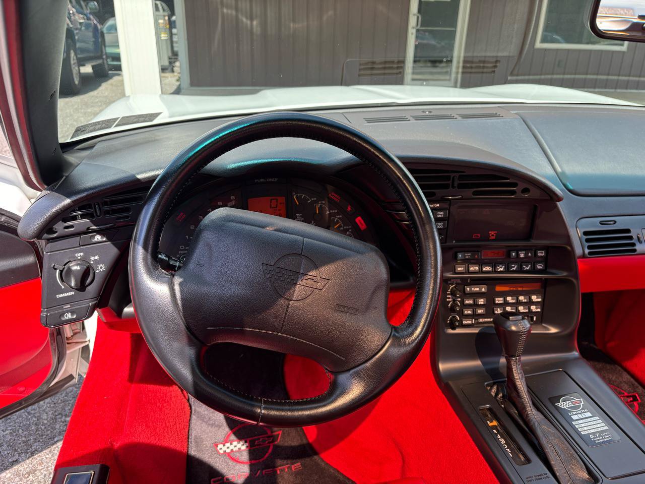 Used 1994 Chevrolet Corvette Coupe RWD image 14