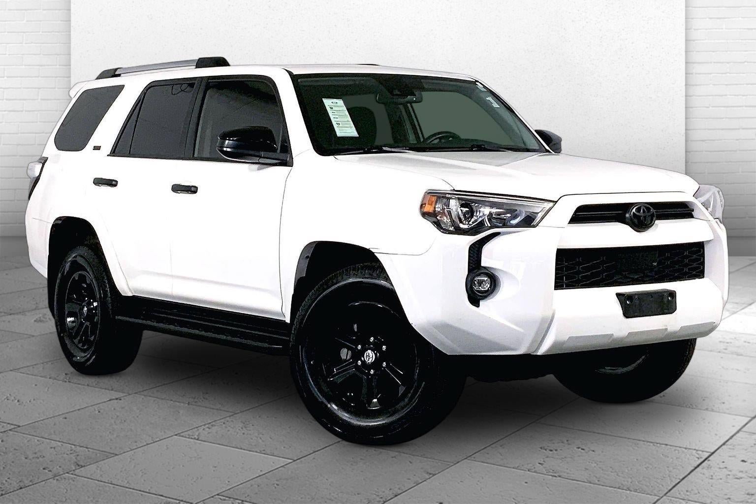 Used 2022 Toyota 4Runner SR5 AWD/4WD image 1