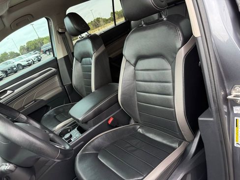Used 2022 Volkswagen Atlas SEL Premium image 14