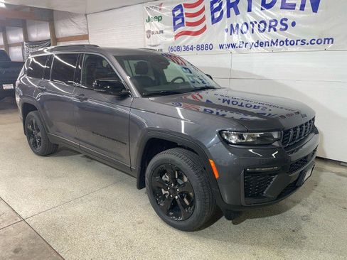 New 2026 Jeep Grand Cherokee L Limited w/ Limited Altitude Package image 3