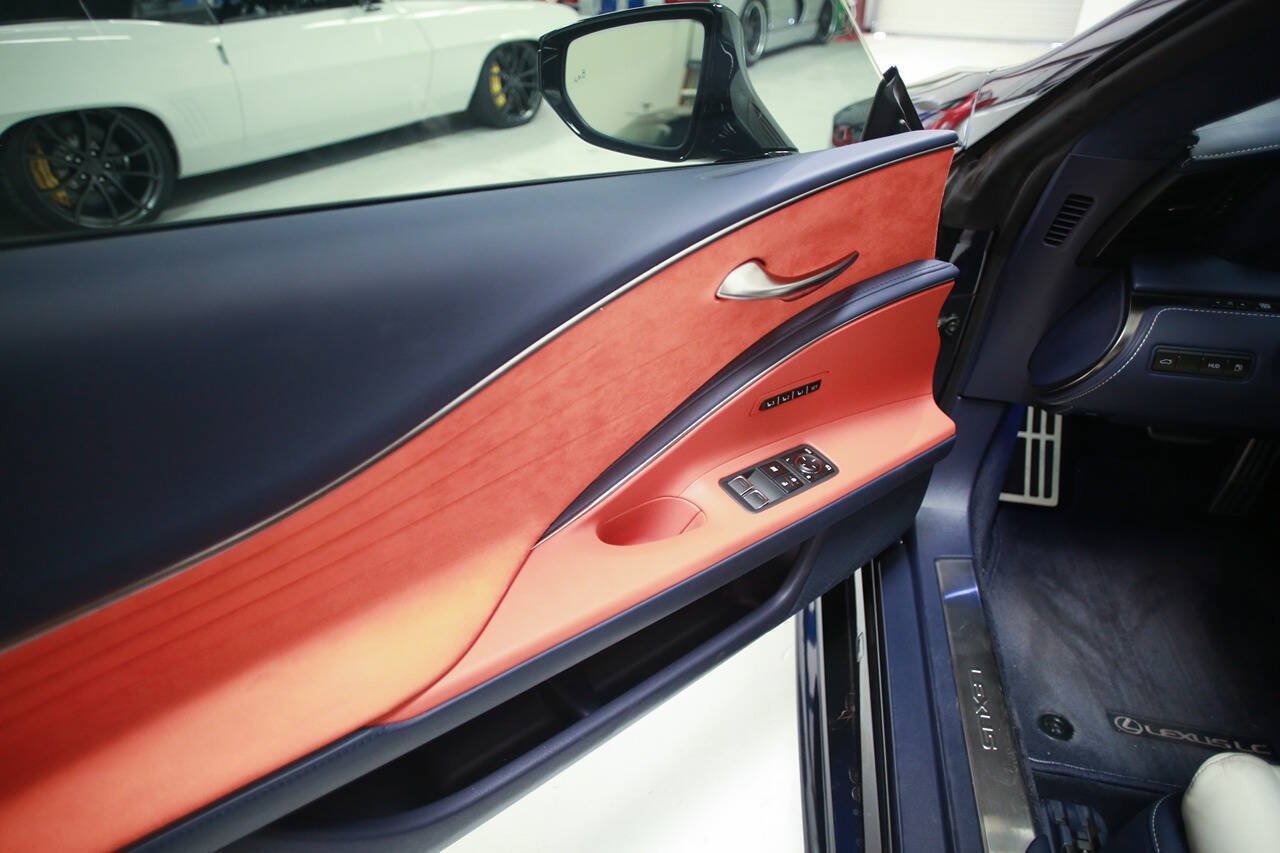 Used 2018 Lexus LC 500 Coupe w/ Touring Package RWD image 15