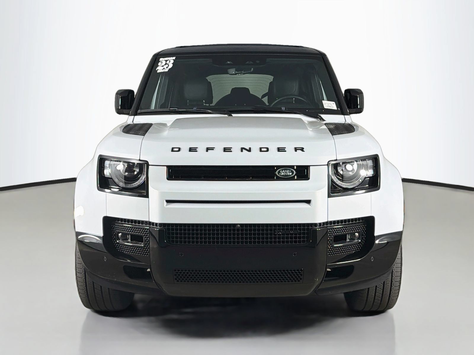 Used 2023 Land Rover Defender 110 X-Dynamic SE AWD/4WD image 2