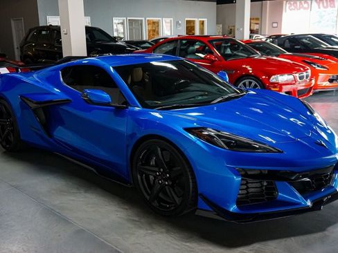 Used 2025 Chevrolet Corvette Z06 w/ Z07 Performance Package RWD image 4