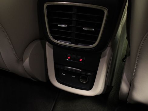 Used 2019 Lincoln Nautilus Reserve image 17