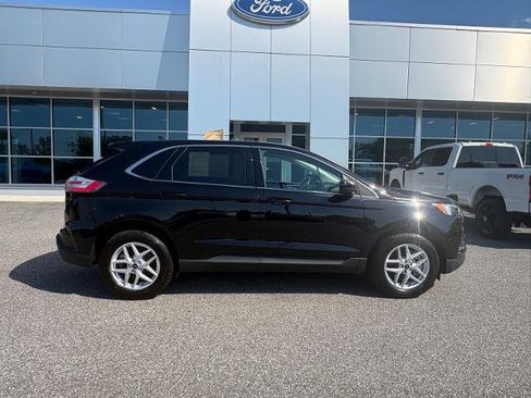 Certified 2024 Ford Edge SEL w/ Convenience Package AWD/4WD image 2
