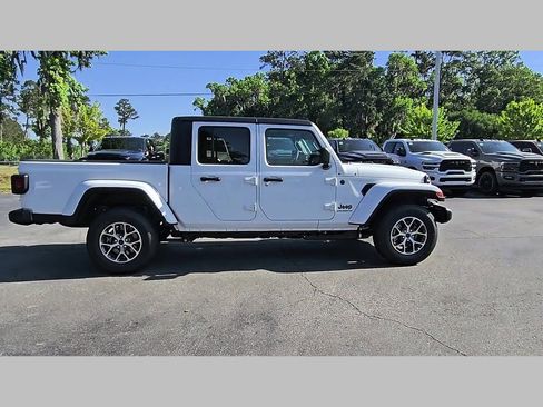 New 2026 Jeep Gladiator Sport AWD/4WD image 35