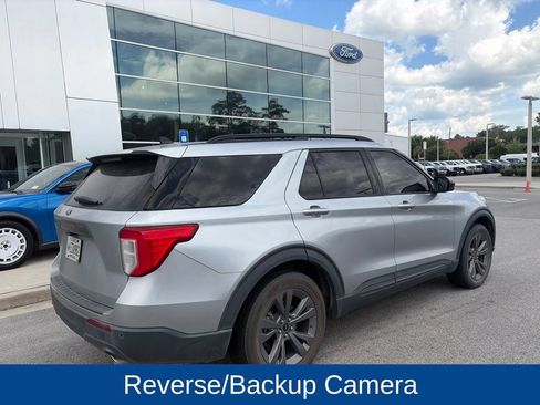 Certified 2022 Ford Explorer XLT w/ Equipment Group 202A RWD image 5