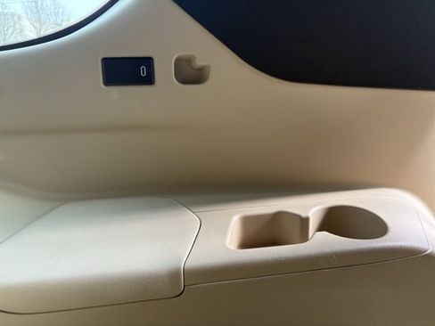 Used 2022 Cadillac Escalade Premium Luxury image 22