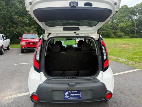 Used 2014 Kia Soul + FWD image 10