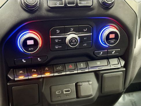 Used 2020 Chevrolet Silverado 1500 LT w/ Convenience Package image 16