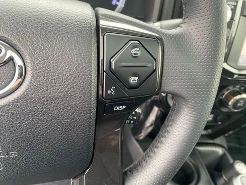 Used 2018 Toyota 4Runner TRD Off-Road Premium AWD/4WD image 24