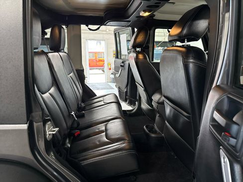 Used 2017 Jeep Wrangler Unlimited Rubicon image 94