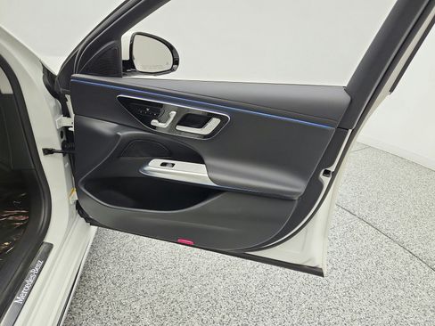 Used 2025 Mercedes-Benz E 350 Sedan w/ Winter Package image 21