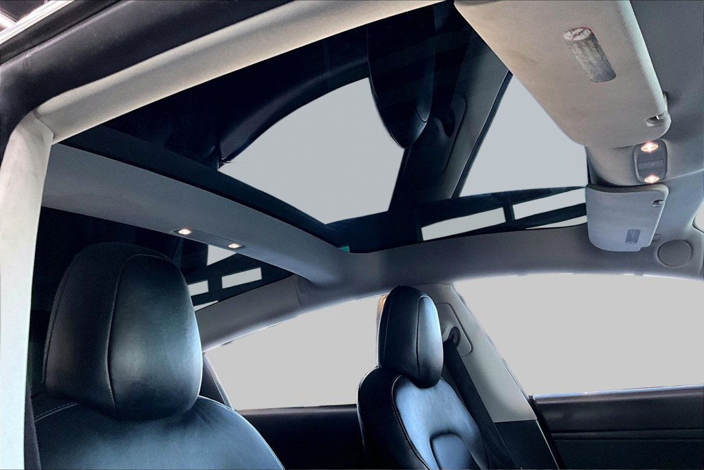 Used 2020 Tesla Model 3 Standard Range Plus RWD image 26