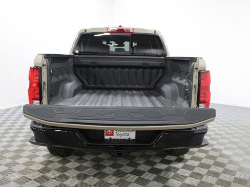 Used 2024 Chevrolet Colorado Z71 w/ Z71 Convenience Package 2 AWD/4WD image 14
