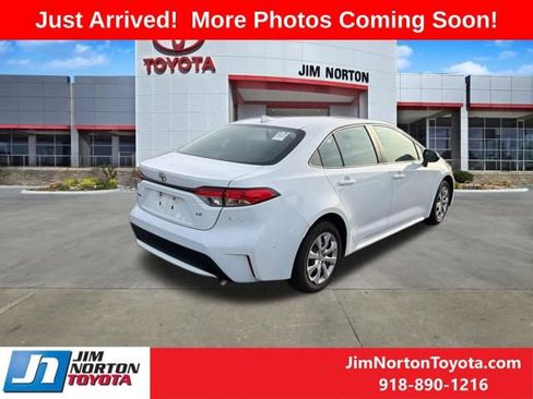 Used 2022 Toyota Corolla LE FWD image 7