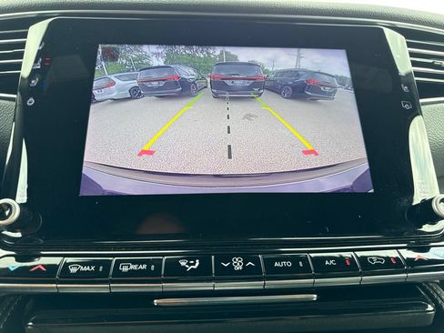 Used 2024 Jeep Wagoneer Series II AWD/4WD image 32