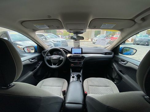 Used 2020 Ford Escape SE image 14