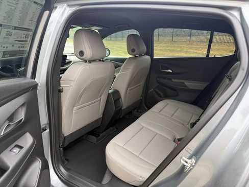 New 2026 Buick Envista Avenir FWD image 22