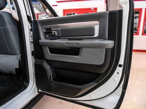 Used 2018 RAM 2500 SLT AWD/4WD image 39