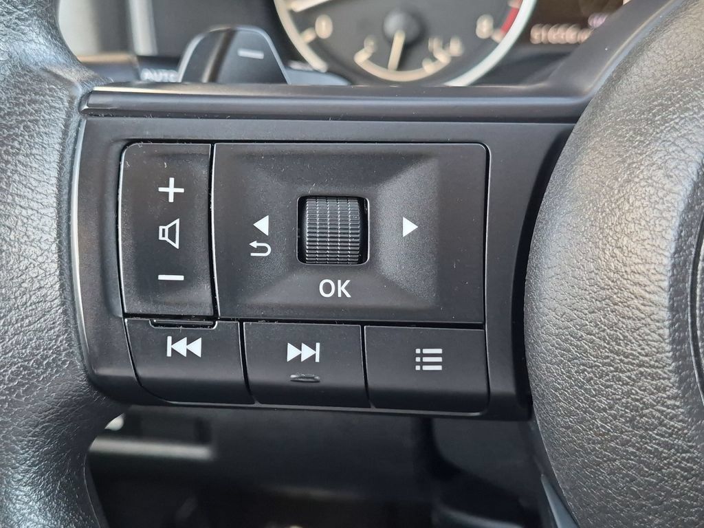 Used 2024 Nissan Rogue SV FWD image 20