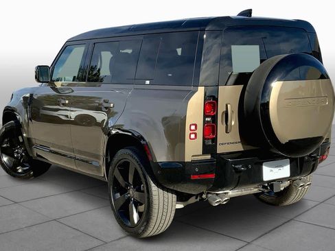 New 2025 Land Rover Defender 110 X-Dynamic SE image 12