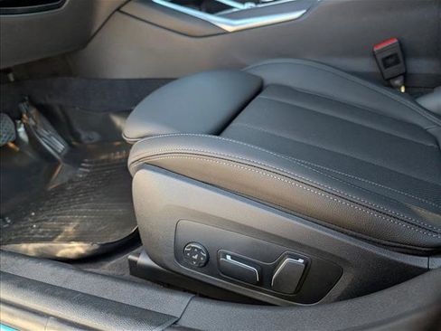 New 2026 BMW 330i Sedan w/ Convenience Package image 4